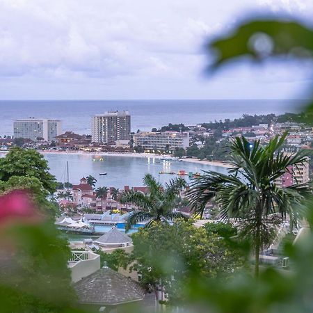 Hummingbird Retreat - Luxury Oceanview Apt, 7-Minute Walk To Beach Ocho Rios Exterior foto